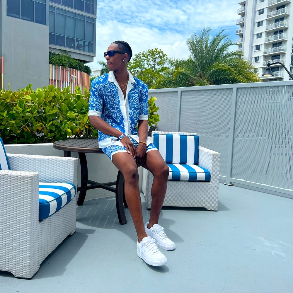 Medium Top + Shorts Unifit. Blue with white patten across Shorts and Top